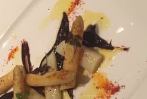 L'Asperge Blanche (White Asparagus with black garlic, shiso and Espelette pepper)