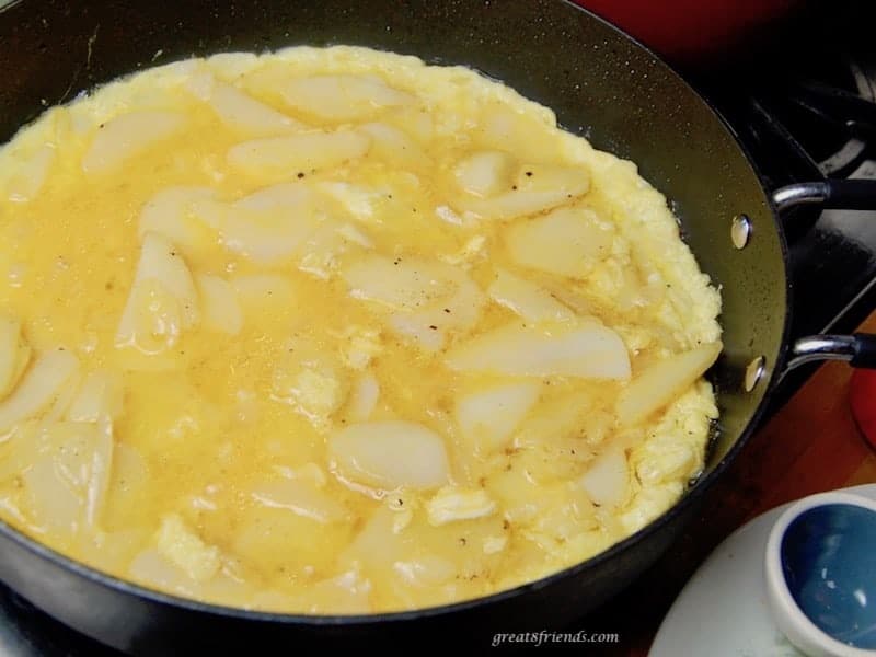 Cooking a Tortilla Española 