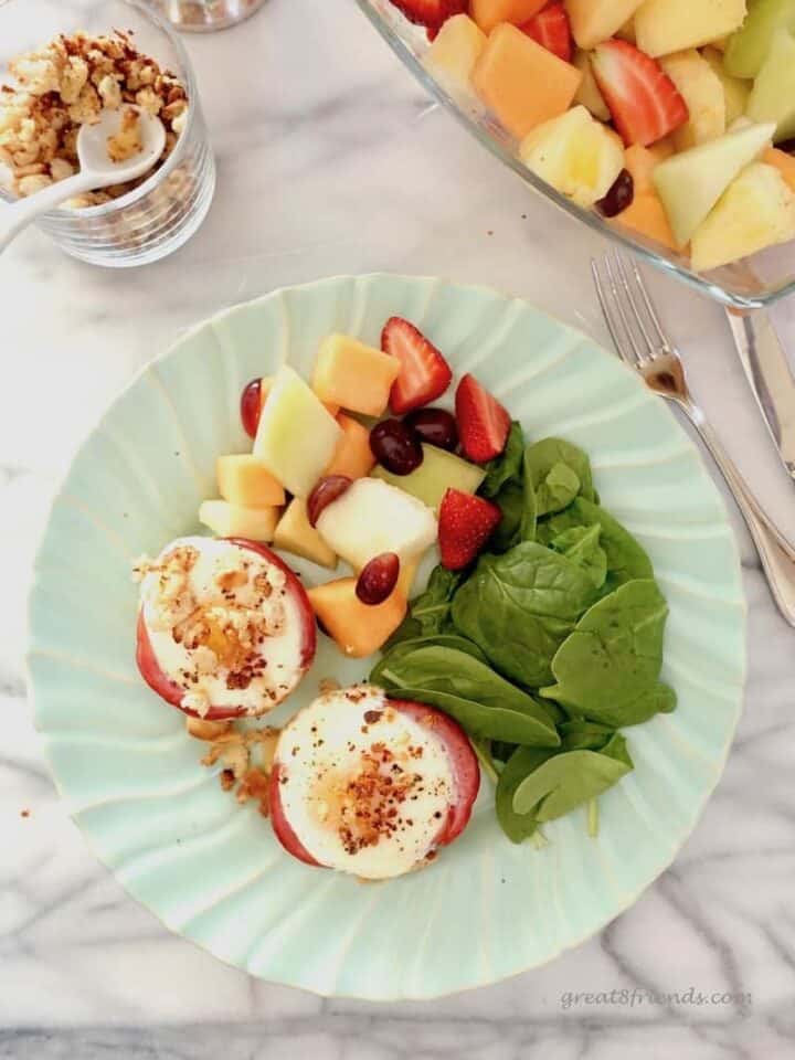 Easy Baked Eggs Benedict Recipe - Great Eight Friends