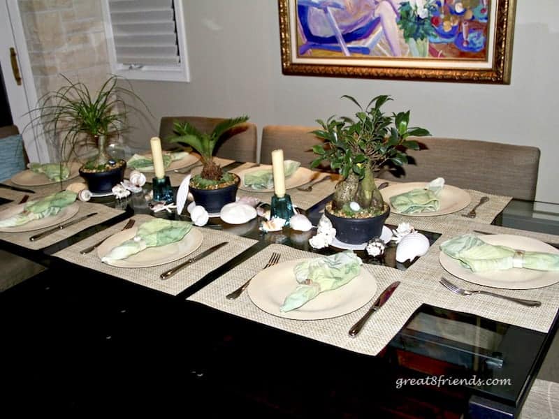 Dinner for 8 friends can be easy, tasty and fun. This Shipwrecked Gr8 Dinner theme is the perfect party and everyone can contribute something!