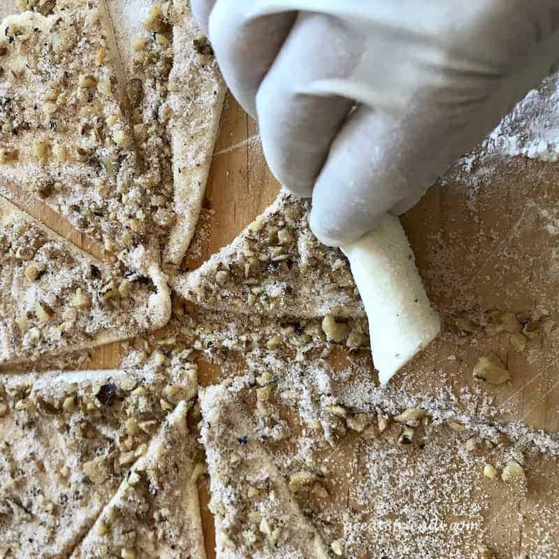 Delicious Pecan Walnut Crescent Cookies Great Eight Friends