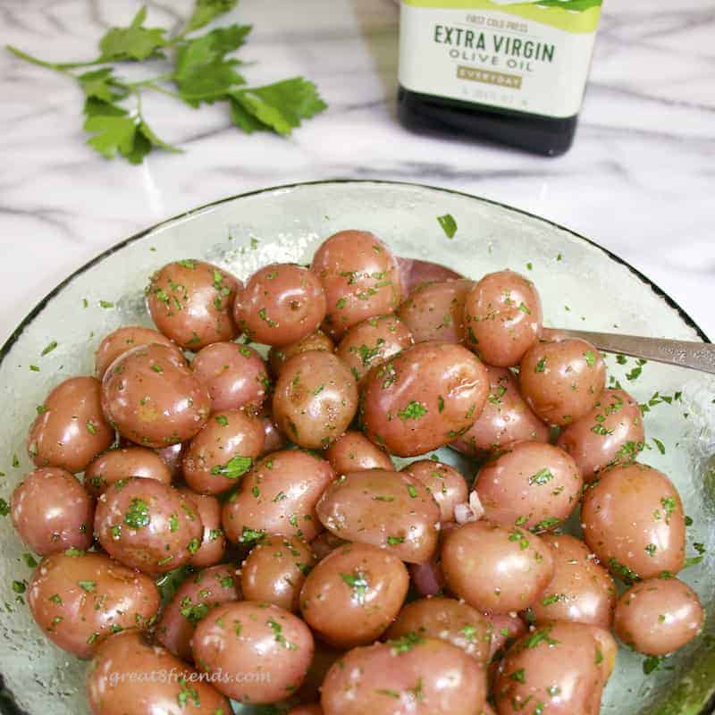 Easy Steamed Parsley New Potatoes - Great Eight Friends